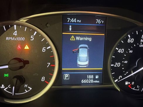 Used 2019 Nissan Sentra SV FWD image 9