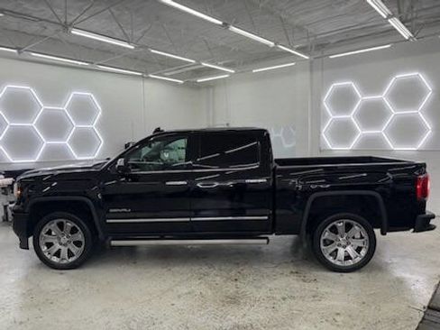 Used 2018 GMC Sierra 1500 Denali w/ Denali Ultimate Package image 2