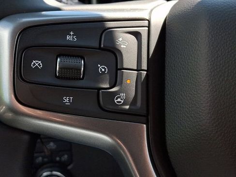Used 2025 Chevrolet Silverado 1500 LT AWD/4WD image 25