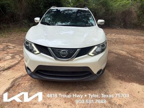 Used 2018 Nissan Rogue Sport SL w/ SL Premium Package FWD image 2