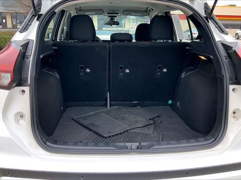Used 2024 Nissan Kicks SV FWD image 4