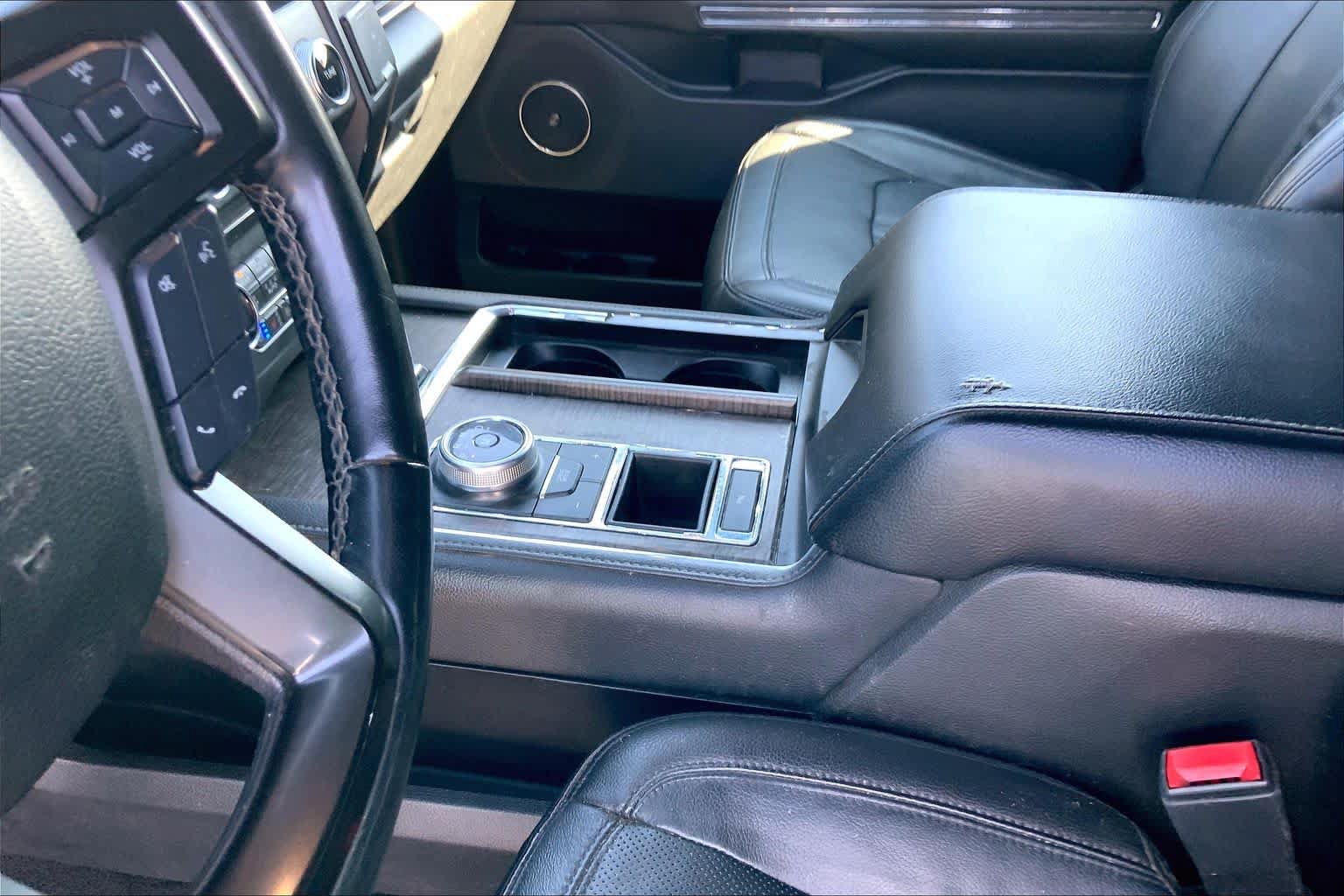 Used 2018 Ford Expedition Max Limited RWD image 17