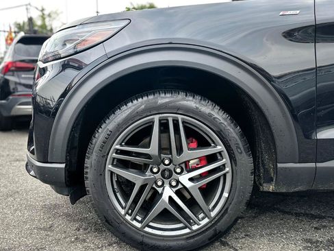 Used 2025 Ford Explorer ST-Line w/ ST-Line Street Pack AWD/4WD image 7
