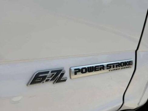 Used 2019 Ford F250 Lariat w/ Lariat Ultimate Package AWD/4WD image 12