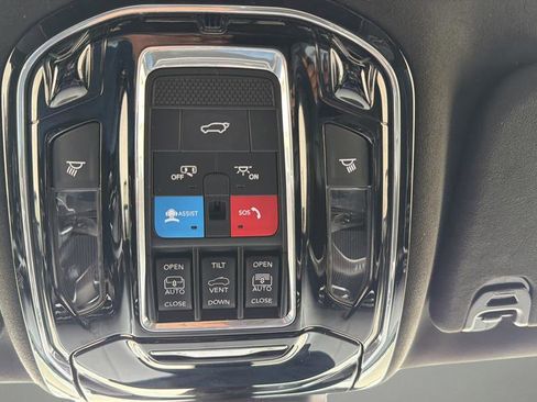 Used 2022 Jeep Grand Wagoneer Series II w/ Convenience Group III AWD/4WD image 8