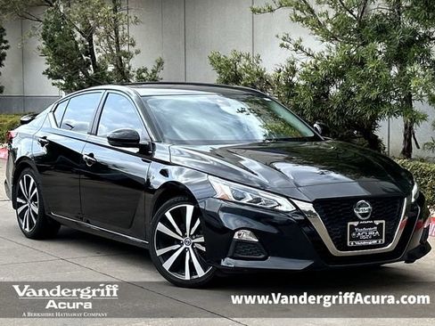 Used 2020 Nissan Altima 2.5 SR w/ Premium Package image 1