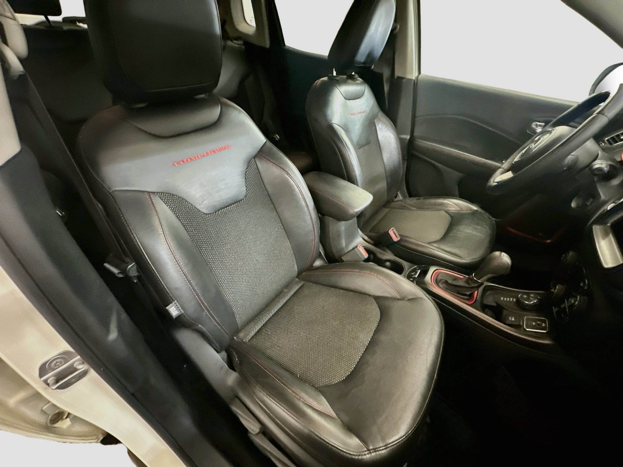 Used 2018 Jeep Compass Trailhawk w/ Navigation Group AWD/4WD image 32