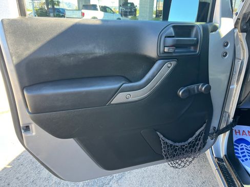 Used 2017 Jeep Wrangler Unlimited Sport w/ Max Tow Package image 13