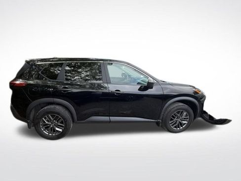 Used 2023 Nissan Rogue S AWD/4WD image 9