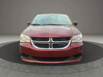 Used 2018 Dodge Grand Caravan SE w/ UConnect Hands-Free Group