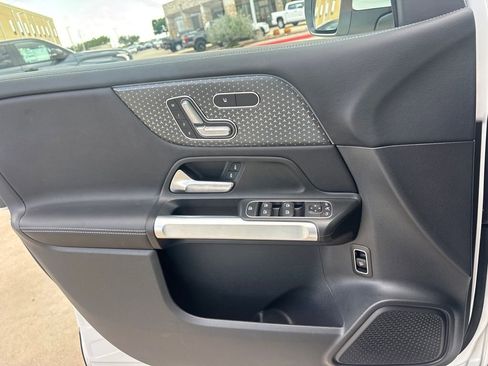Used 2024 Mercedes-Benz GLB 250 image 21