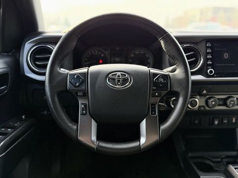 Used 2020 Toyota Tacoma TRD Off-Road image 18