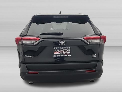 Used 2025 Toyota RAV4 XLE AWD/4WD image 6