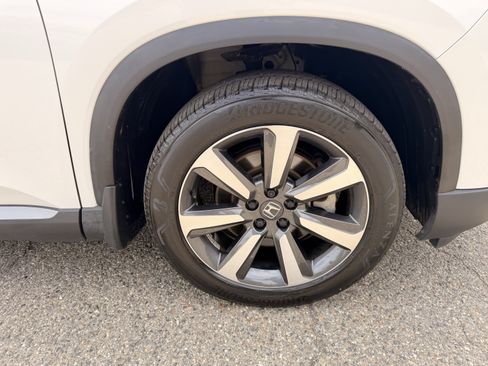 Used 2023 Honda Pilot Touring image 10