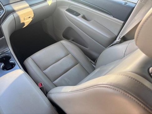 Used 2020 Jeep Grand Cherokee Limited image 14