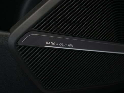 Used 2024 Audi Q5 e Premium Plus image 38