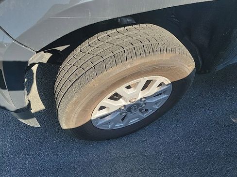 Used 2024 Toyota Tacoma SR5 image 4