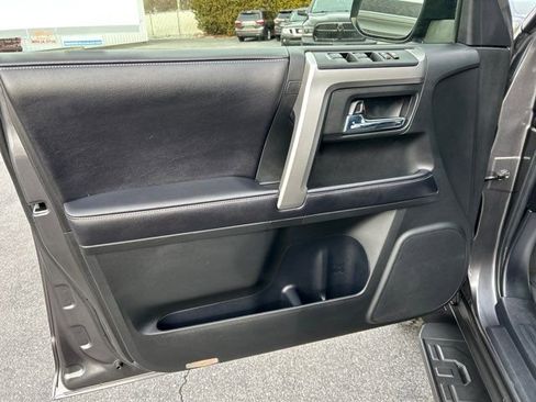 Used 2018 Toyota 4Runner SR5 Premium image 13