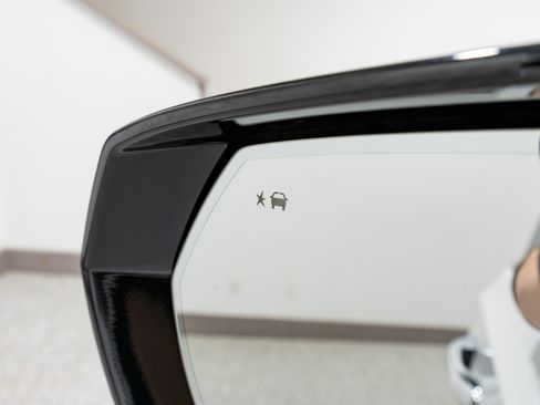 Used 2023 GMC Yukon XL Denali w/ Denali Reserve Package image 14