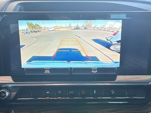 Used 2023 GMC Sierra 1500 SLE image 26