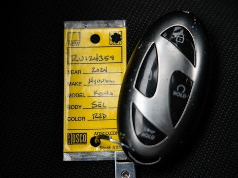 Used 2024 Hyundai Kona SEL image 34