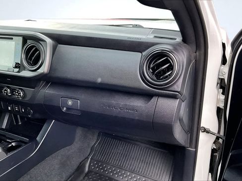 Used 2019 Toyota Tacoma TRD Off-Road image 24