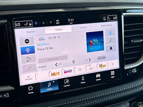 New 2026 Chrysler Pacifica Select image 19