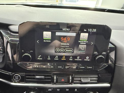 Used 2023 Nissan Pathfinder SL AWD/4WD image 18