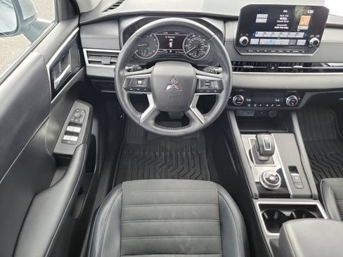 Used 2024 Mitsubishi Outlander SE FWD image 20