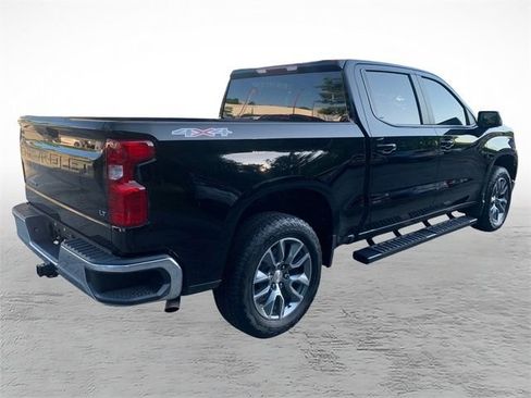 Used 2025 Chevrolet Silverado 1500 LT AWD/4WD image 3