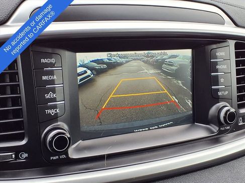 Used 2019 Kia Sorento LX image 23