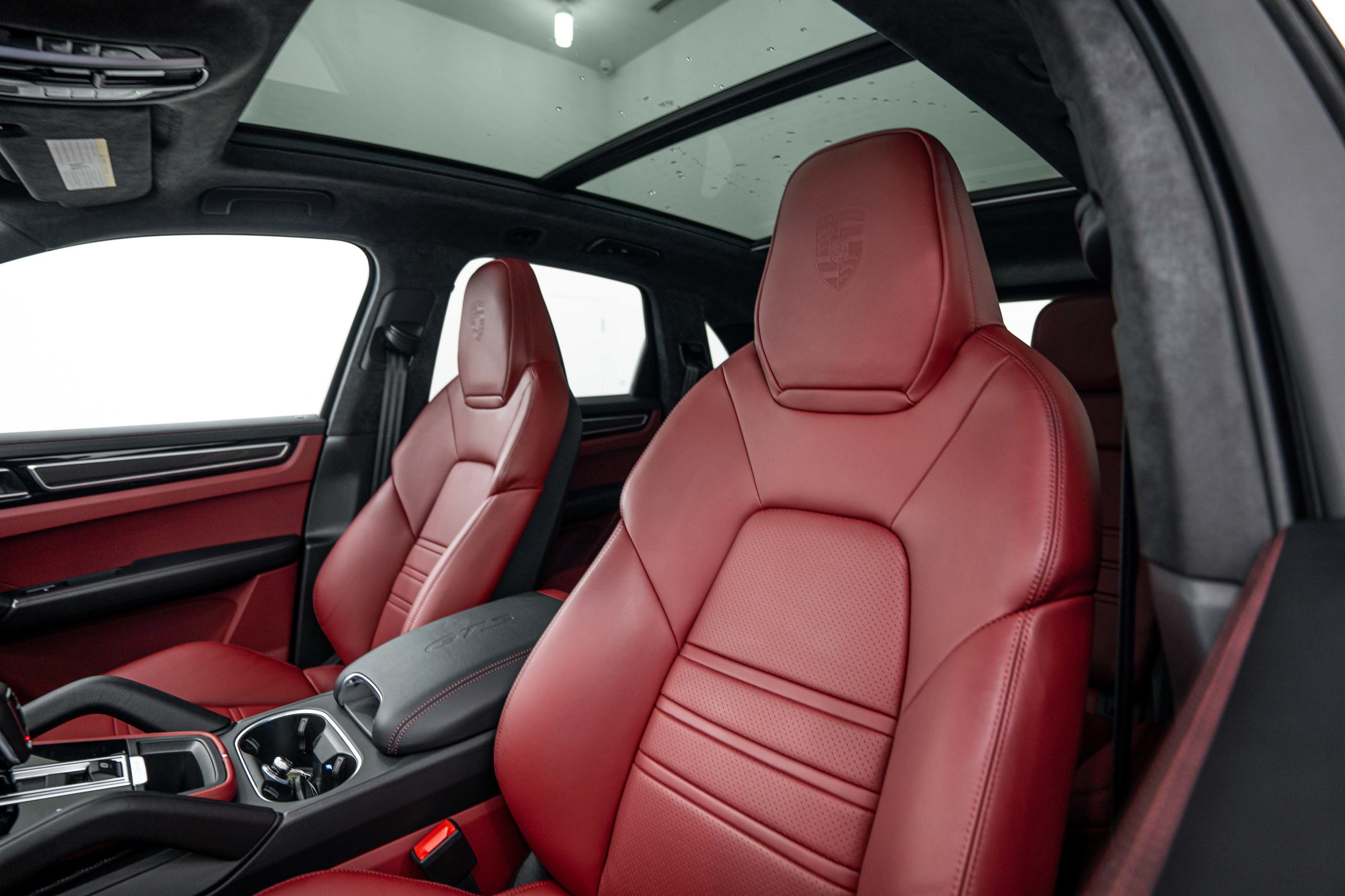 Certified 2022 Porsche Cayenne GTS AWD/4WD image 23