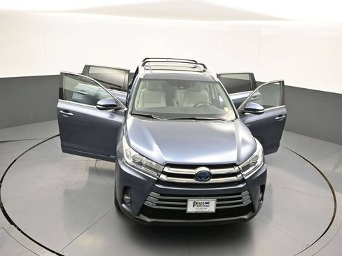 Used 2017 Toyota Highlander Limited Platinum w/ Carpet Mat Package AWD/4WD image 48