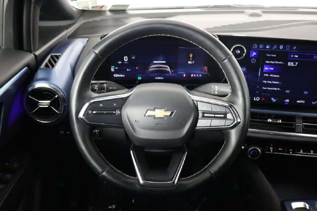 Used 2024 Chevrolet Equinox EV LT FWD image 7