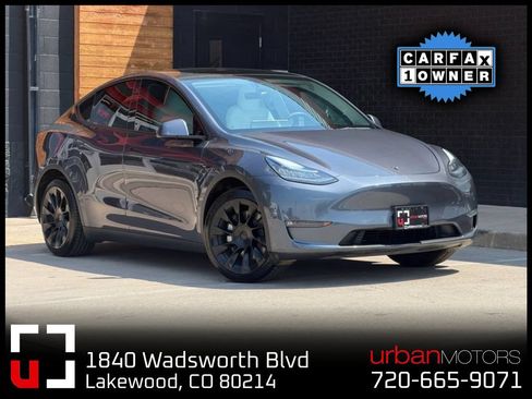 Used 2022 Tesla Model Y Long Range AWD/4WD image 1