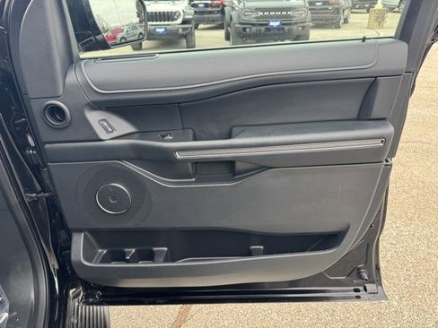 Used 2024 Ford Expedition XLT image 38