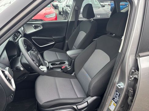 Used 2025 Kia Soul LX w/ LX Technology Package image 37