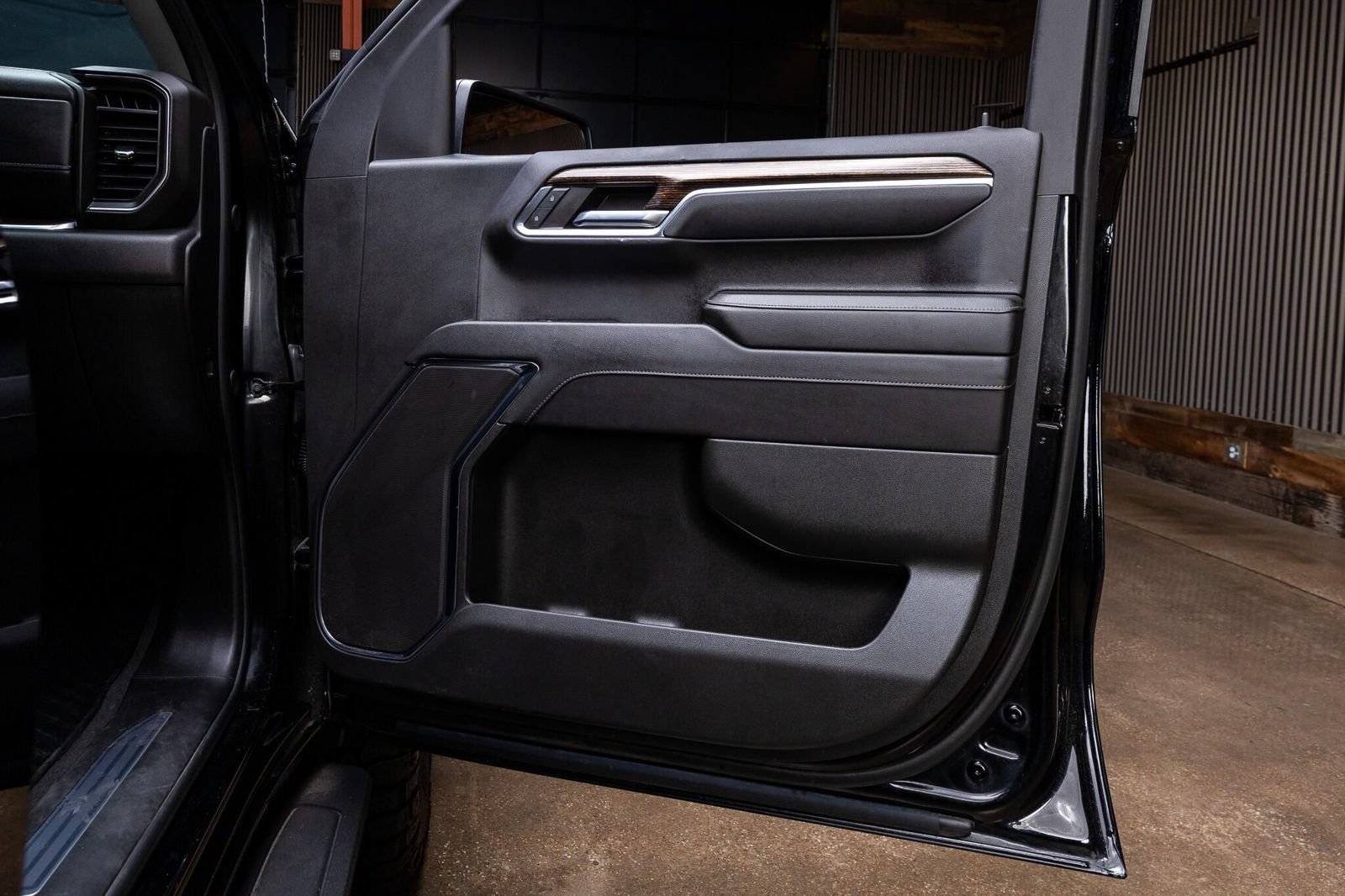 Used 2024 GMC Sierra 1500 Elevation RWD image 43