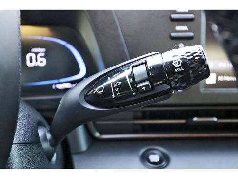 Certified 2025 Hyundai Elantra Sport image 20