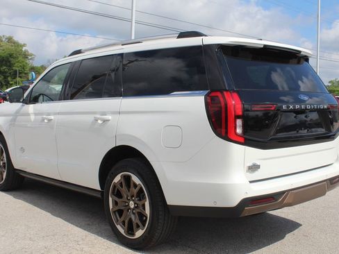 Used 2025 Ford Expedition King Ranch image 9