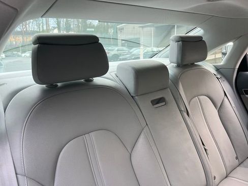 Used 2014 Audi A8 L TDI w/ Premium Package image 32
