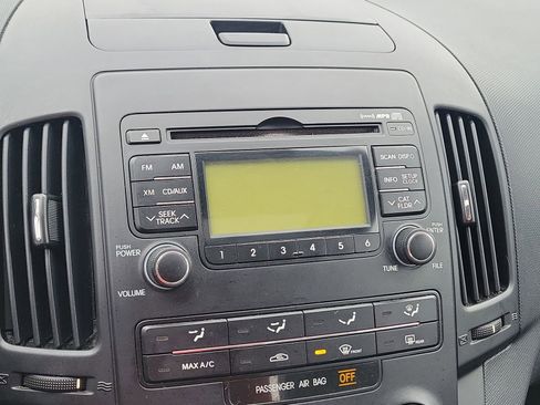 Used 2012 Hyundai Elantra SE image 26