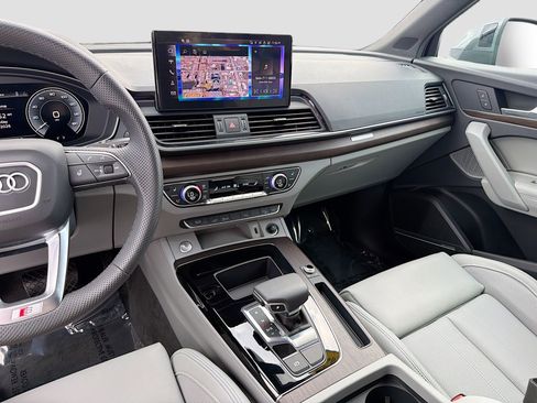 Used 2024 Audi Q5 e Premium Plus image 28