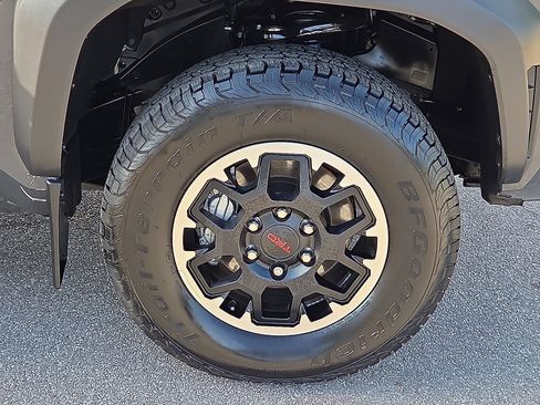 Used 2024 Toyota Tacoma TRD Off-Road w/ TRD Off Road Upgrade Package AWD/4WD image 7