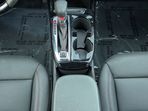 Used 2025 Chevrolet Trax RS w/ Driver Confidence Package image 6