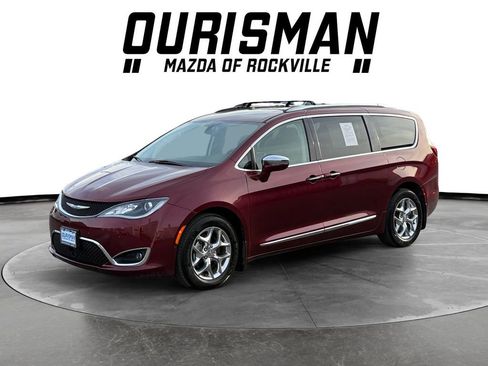 Used 2018 Chrysler Pacifica Limited w/ Advanced Safetytec Group image 2