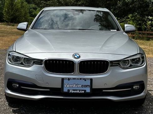 Used 2018 BMW 328d Sedan w/ Premium Package RWD image 3