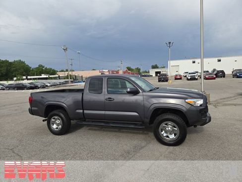 Used 2019 Toyota Tacoma SR w/ SR Convenience Package AWD/4WD image 2