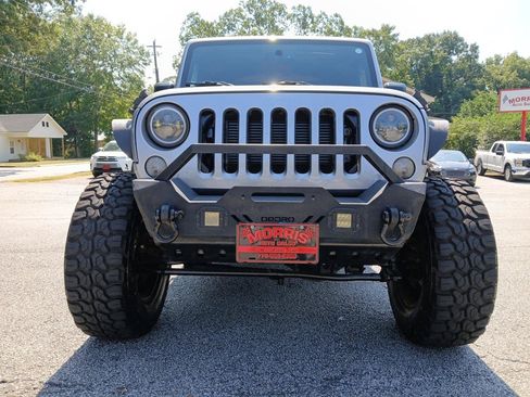 Used 2017 Jeep Wrangler Unlimited Sport w/ Quick Order Package 24S AWD/4WD image 3