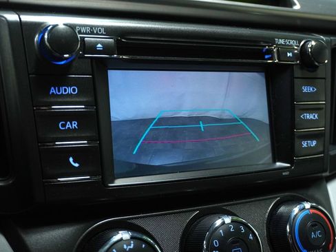 Used 2015 Toyota RAV4 LE AWD/4WD image 21